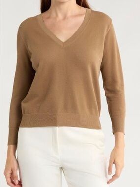 VINCE- V-Neck Lightweight Women's Cotton Sweater in Camel